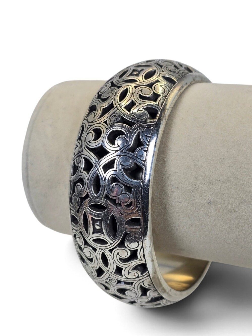 Brighton Wide Silver Tone Openwork Filigree Bangle Bracelet Signed - Picture 12 of 15